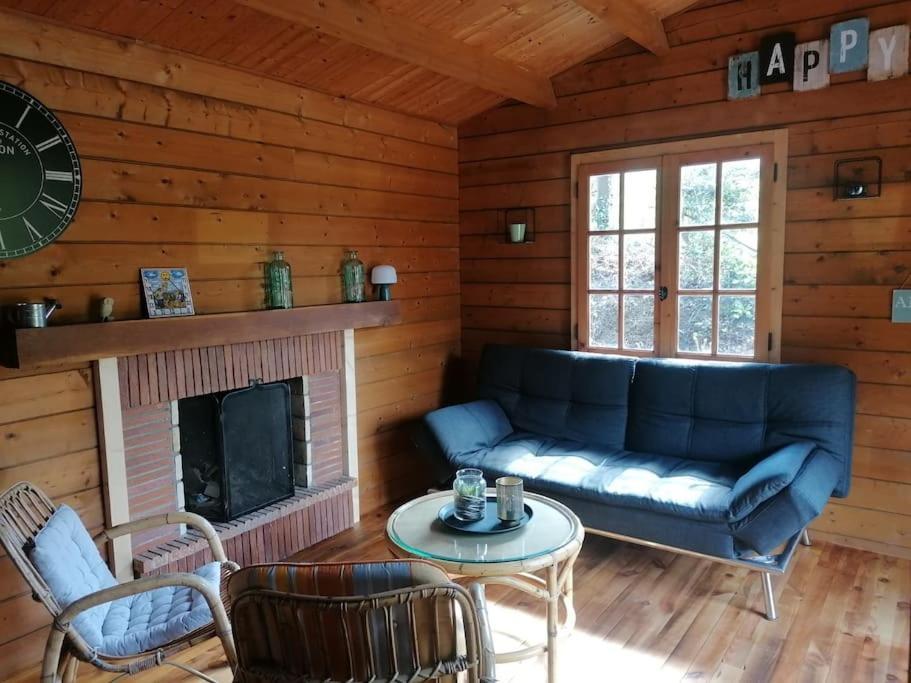 Chalet En Pleine Nature Au Bord D'Un Etang Lanvallay Ngoại thất bức ảnh
