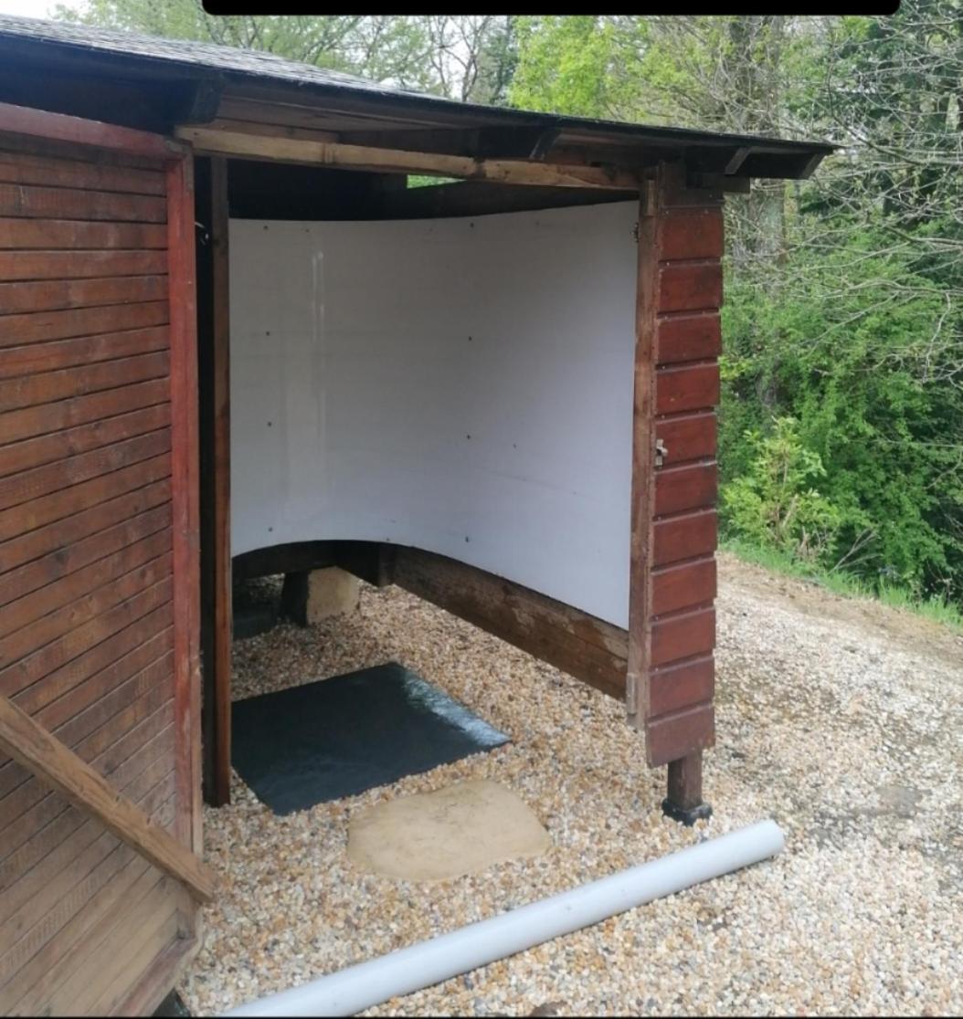 Chalet En Pleine Nature Au Bord D'Un Etang Lanvallay Ngoại thất bức ảnh